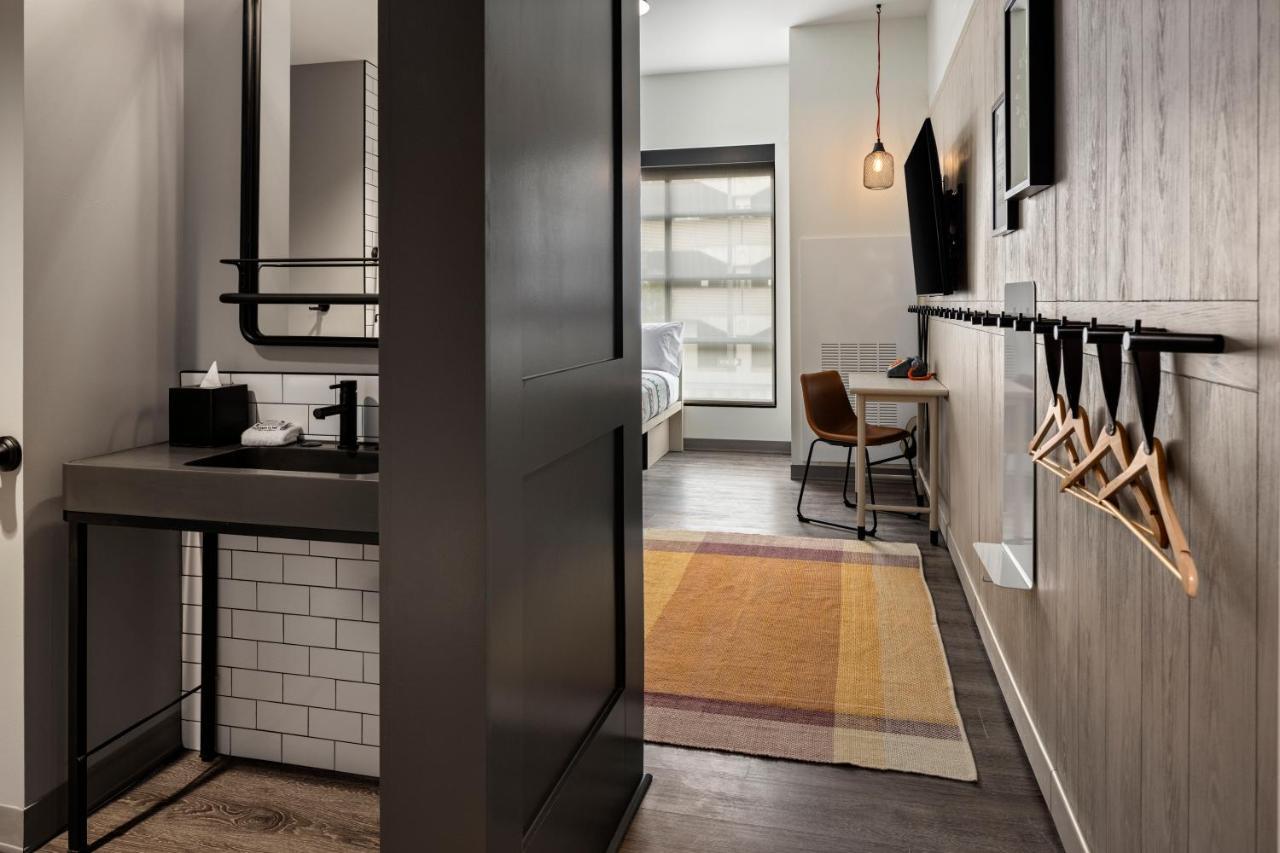 Moxy Omaha Downtown Hotel Buitenkant foto