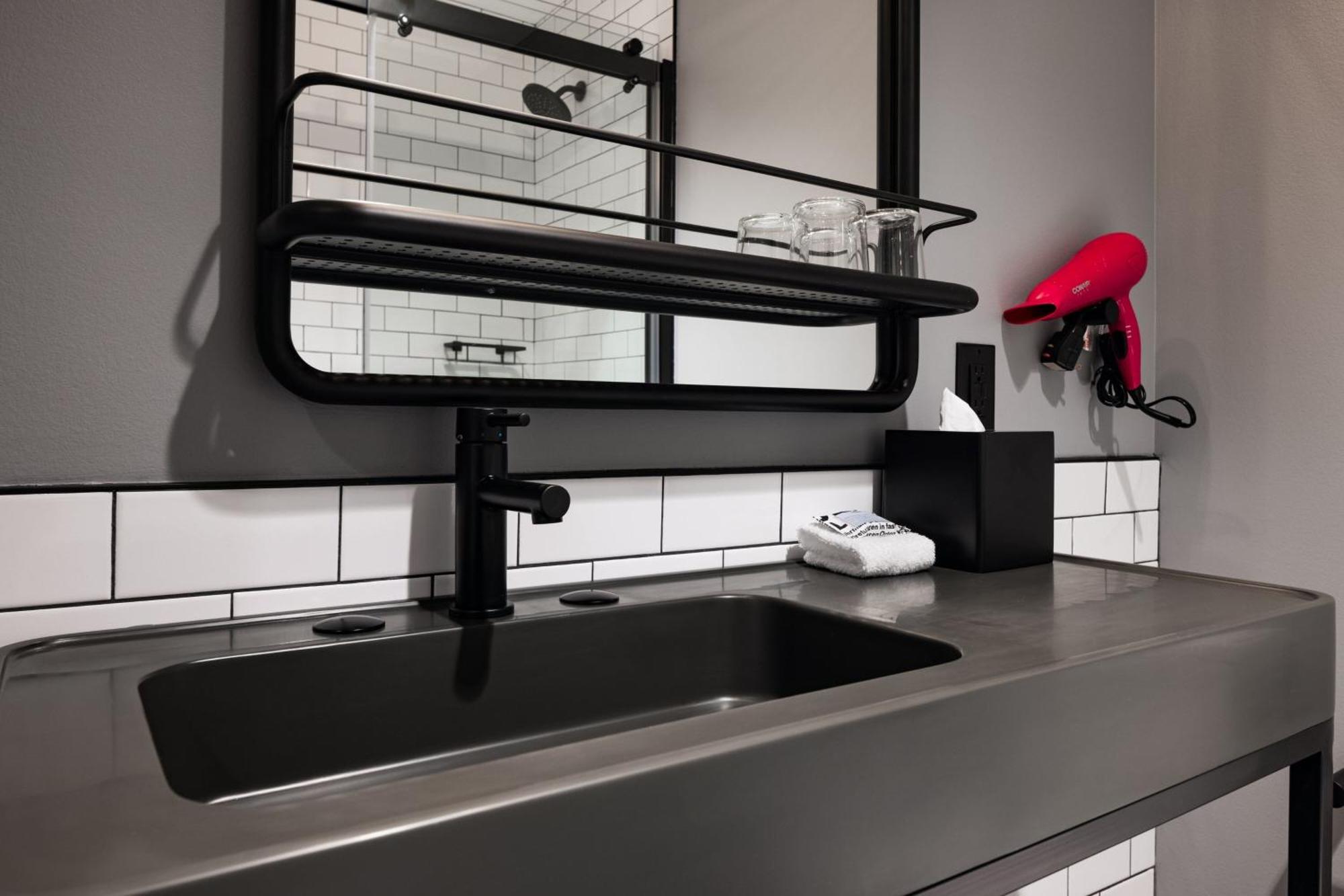 Moxy Omaha Downtown Hotel Buitenkant foto